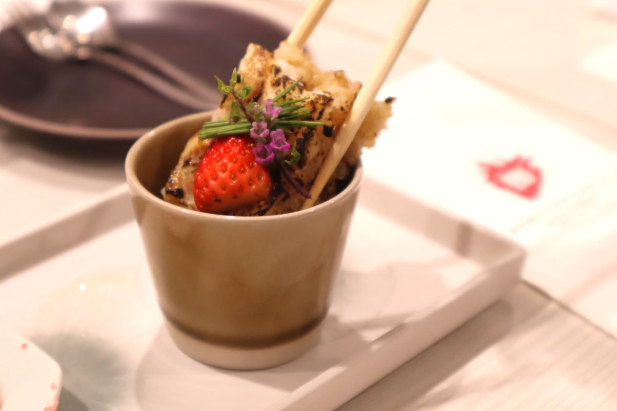 苺と昆布〆鯛の玄米押し寿司