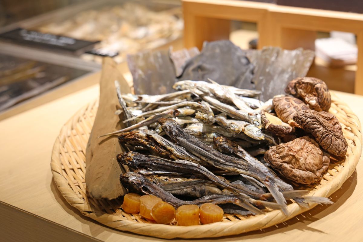 出汁をとる材料