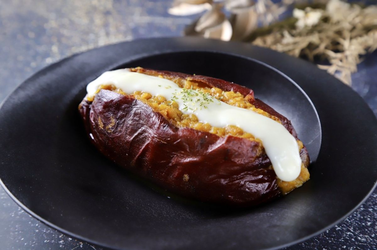 日比焼き芋 HIBIYAKIIMO Tokyo「バター焼きいもカレー」