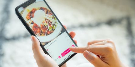 【2026年最新】おすすめのフードデリバリーサービス５選！ クーポンコードの情報もチェックしてお得に活用