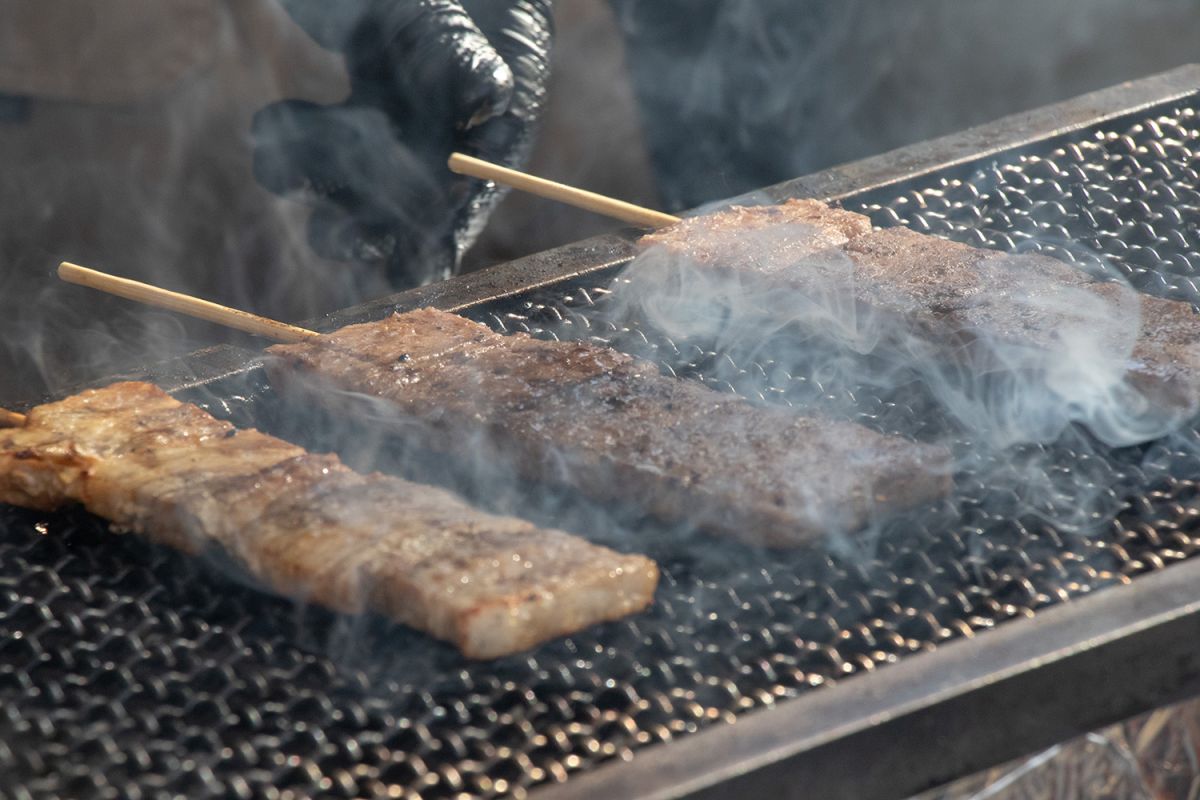 さっぽろ雪まつり2026_グルメ串焼き