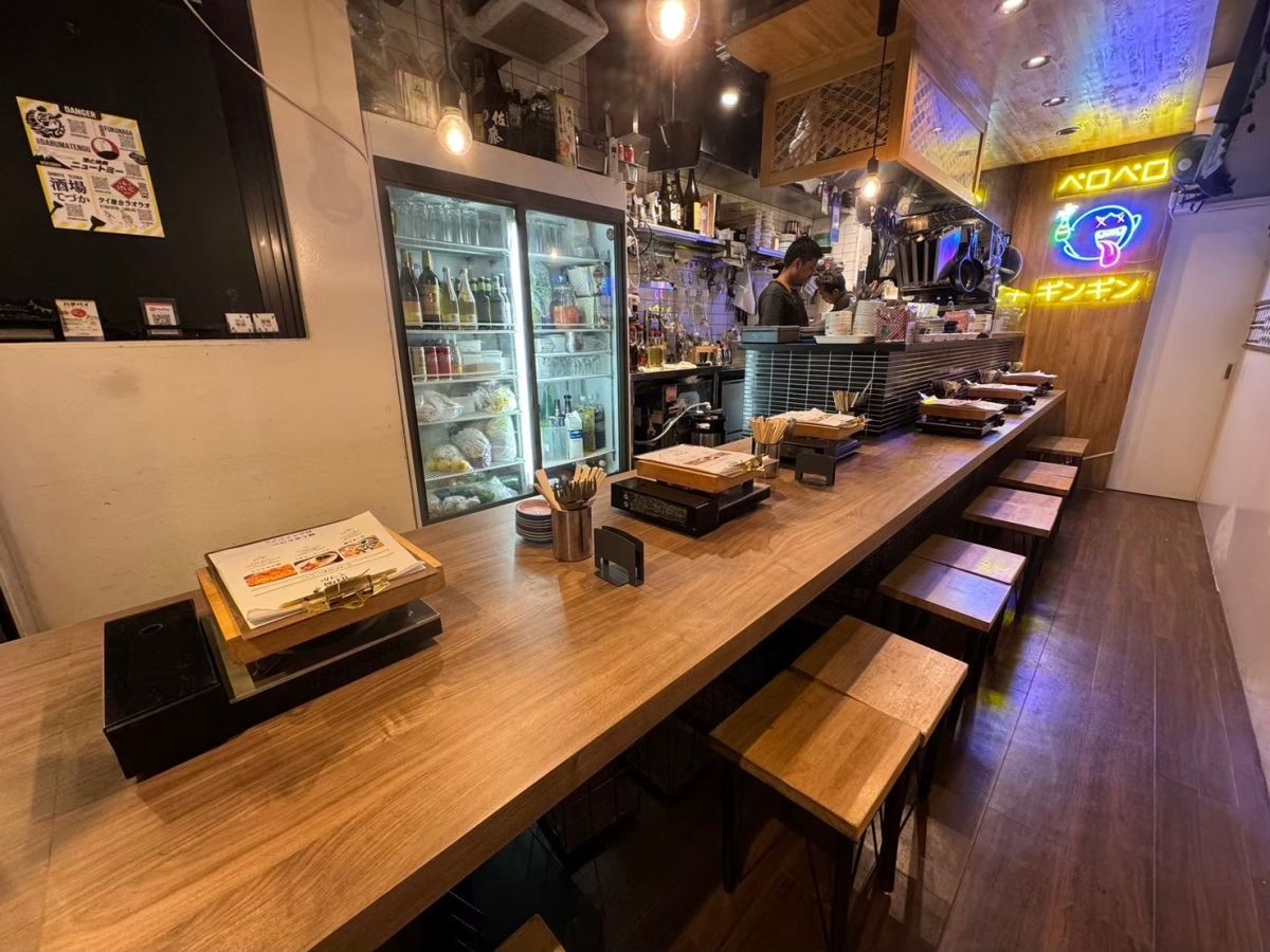 てづか①店内