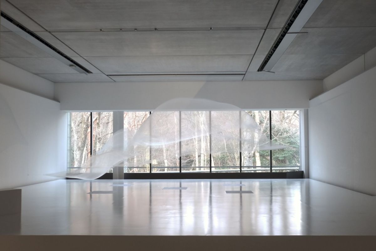 展示風景より。大巻伸嗣《Liminal Air Space-Time》 2025年 作家蔵