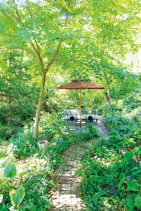 Caf&eacute; 水のほとり