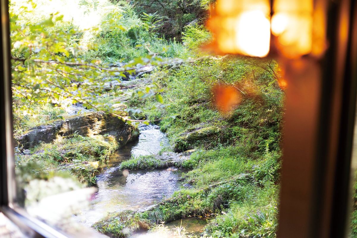 Caf&eacute; 水のほとり