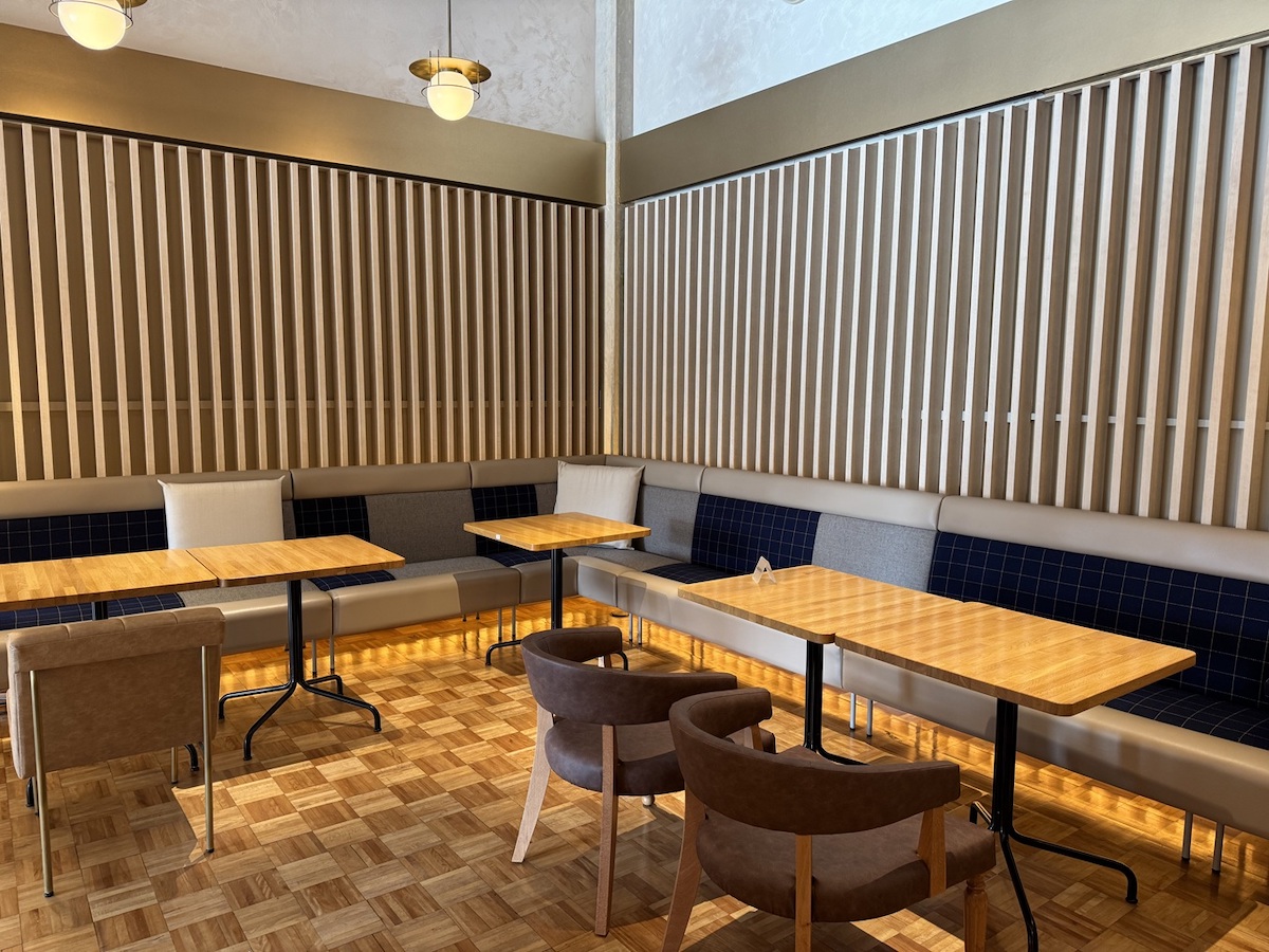 角の席はおひとりさまに人気