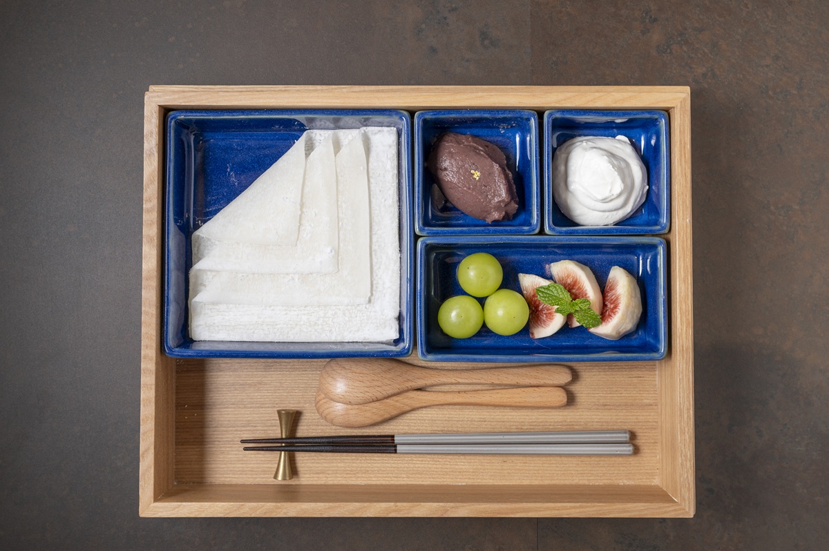 発酵あんと甘酒ホイップの求肥大福御膳1200円