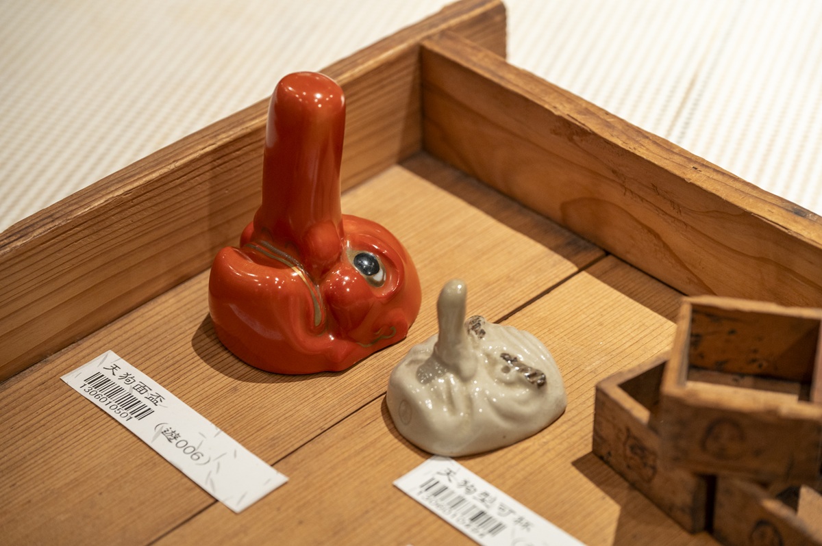 酒席遊びに使われる「可杯（べくはい）」）」