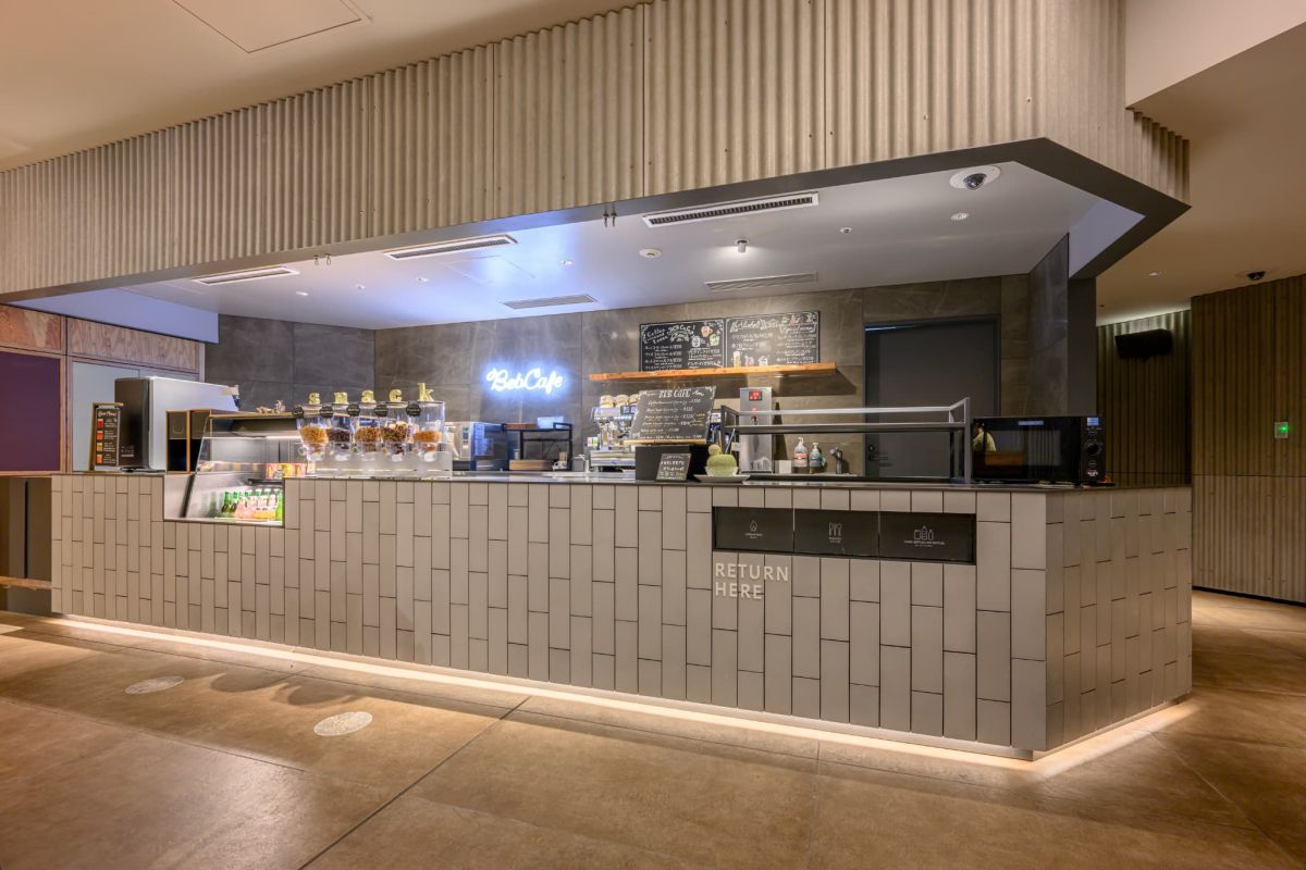 24時間営業のカフェ