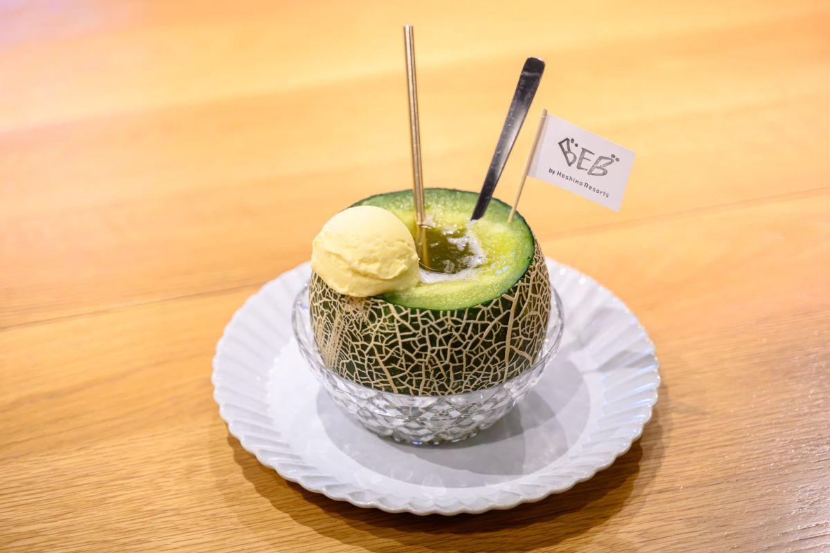 メロンまるごとクリームソーダ