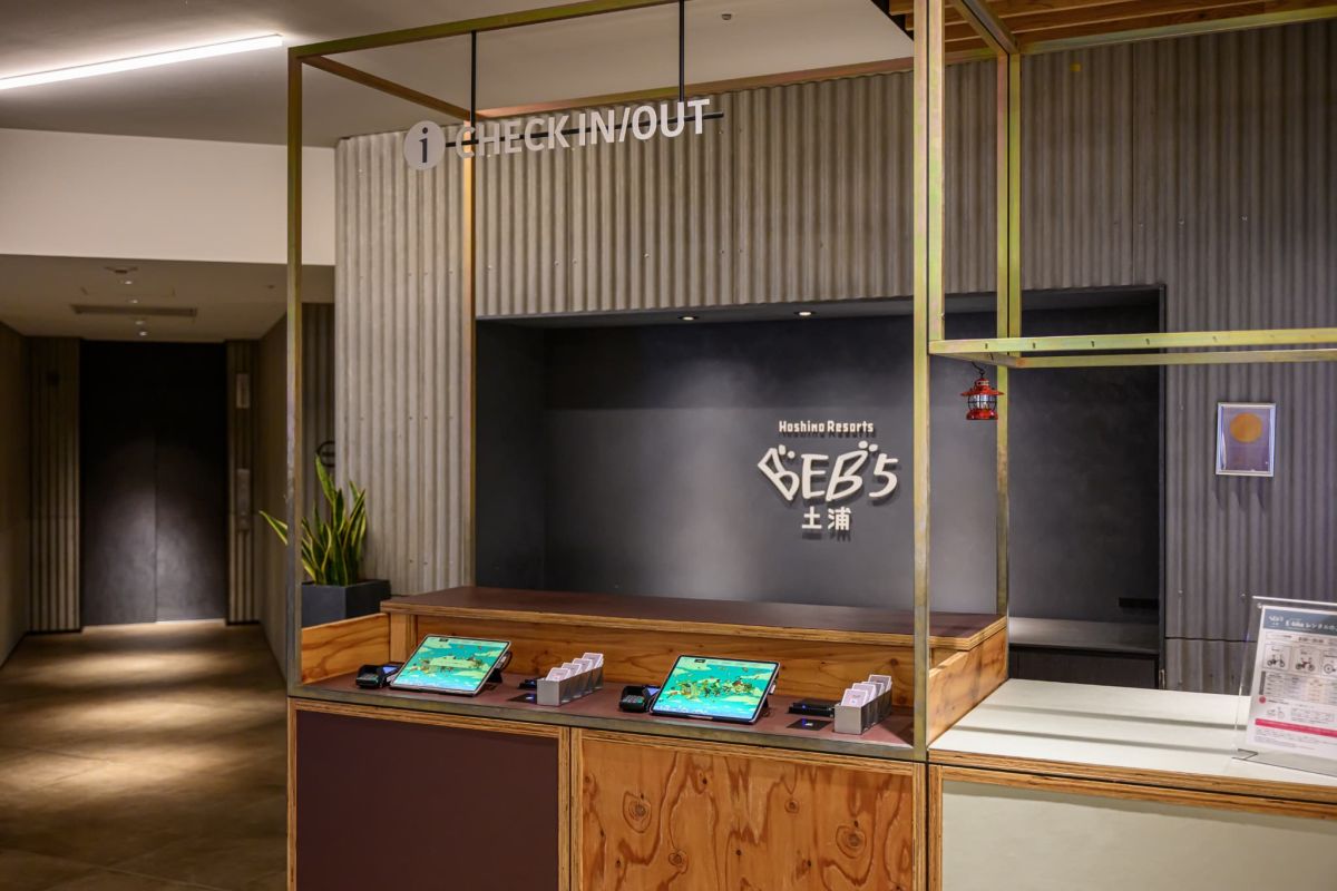 チェックインカウンター