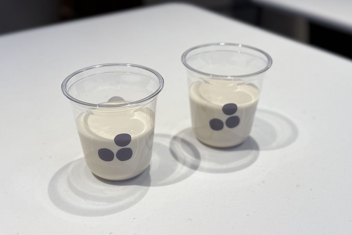 「しろぶりゅー」クリーミーミルク700円