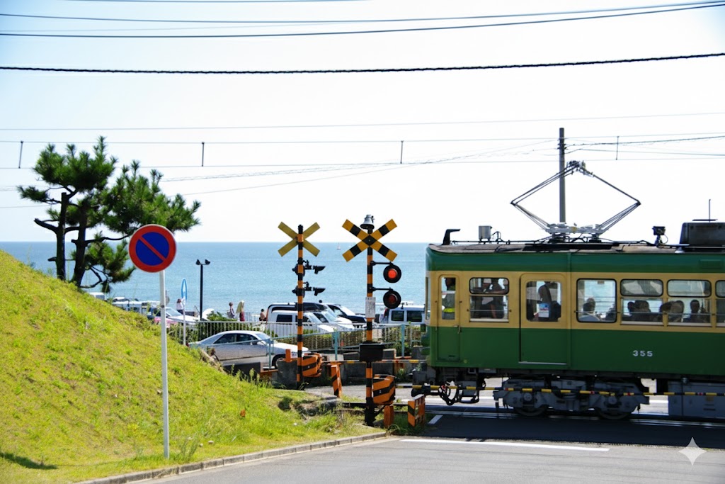 七里ヶ浜プリンスホテル前にある踏切