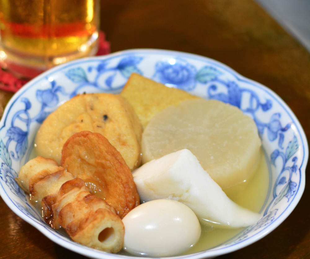 玉子やつみれ、大根などが味わえる「おでん盛り」970円