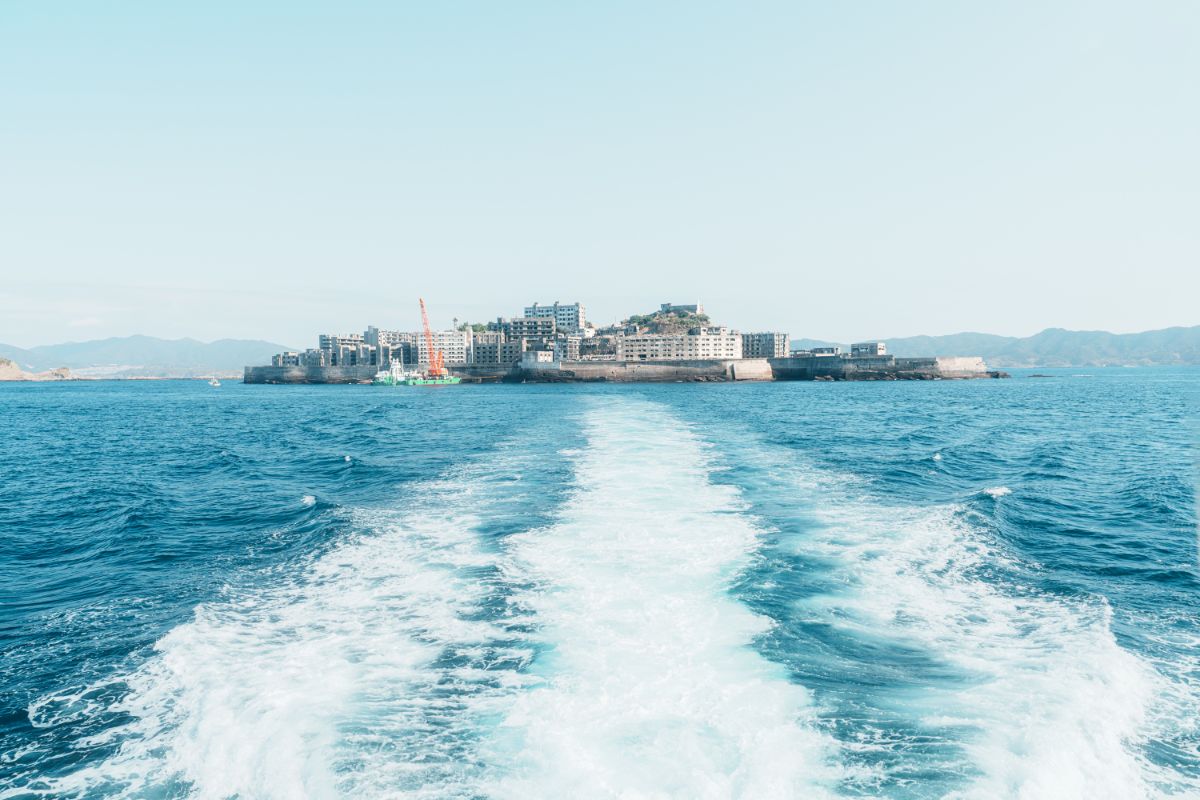 クルーズ船から見える軍艦島