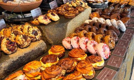 【表参道】話題のベーカリー系列店がオープン！「AMAM DACOTAN cafe&bake」で、できたて焼き菓子に心ときめく