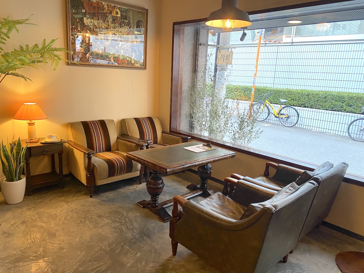 「BAM BI COFFEE 西新宿店」店内1