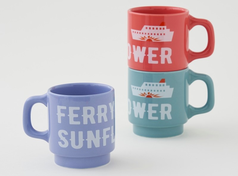 マグカップ1個1200円は3色展開