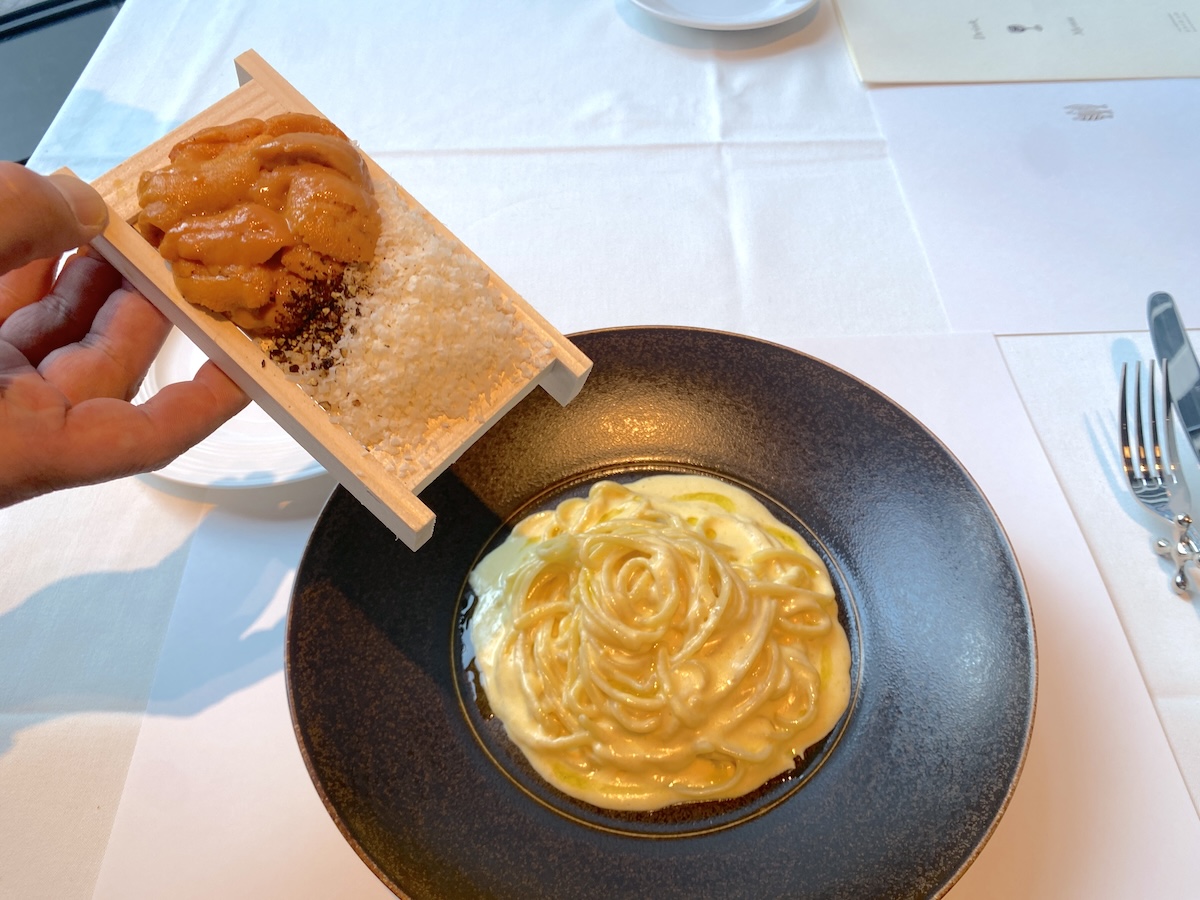 「ビストロ シロ」生雲丹のカルボナーラ2