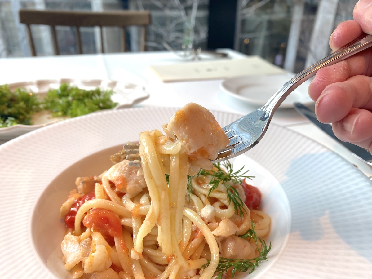 「ビストロ シロ」魚介とフェンネル、フレッシュトマトのパスタ2