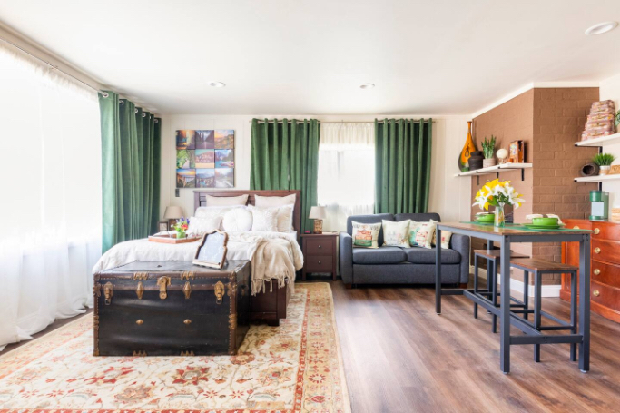 ベッドルームとリビング／Photo：Airbnb