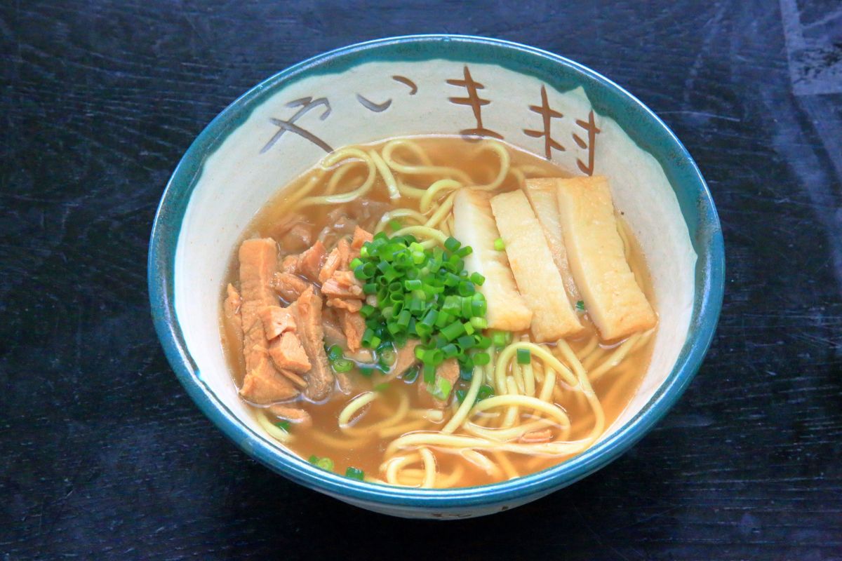 「八重山そば」（並）850円