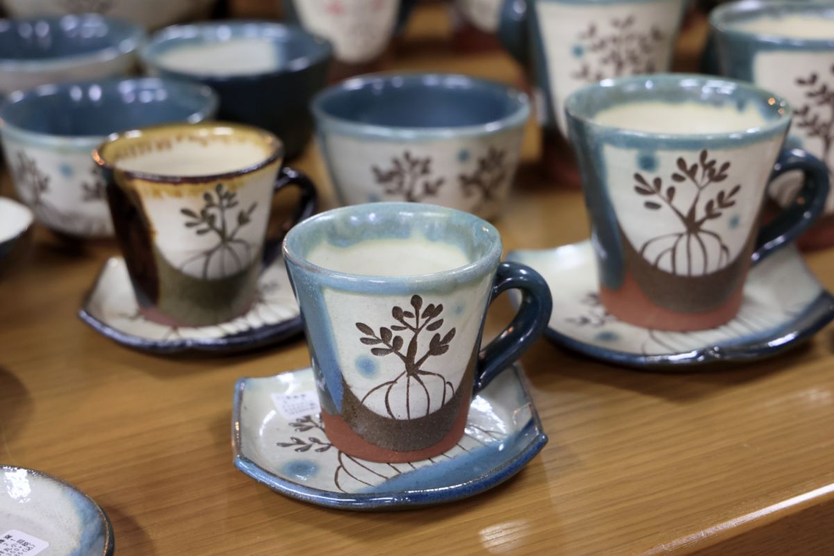 西表島「西表焼 青烽窯」マグカップ2420円〜