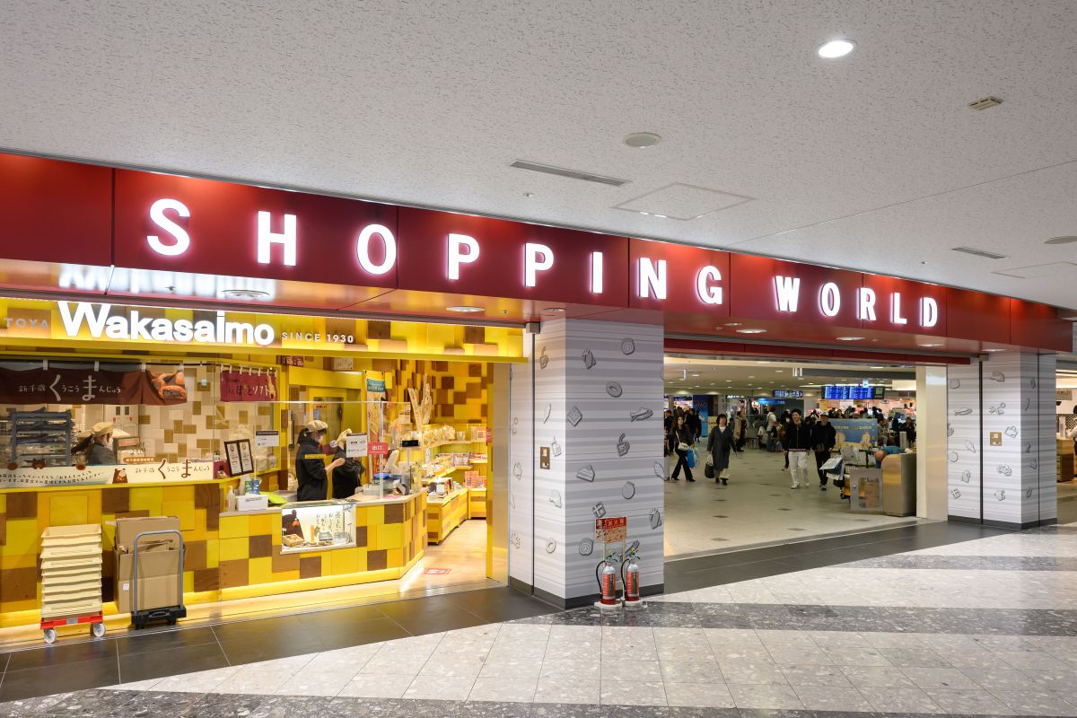 札幌の新千歳空港国内線2階のショッピングエリア