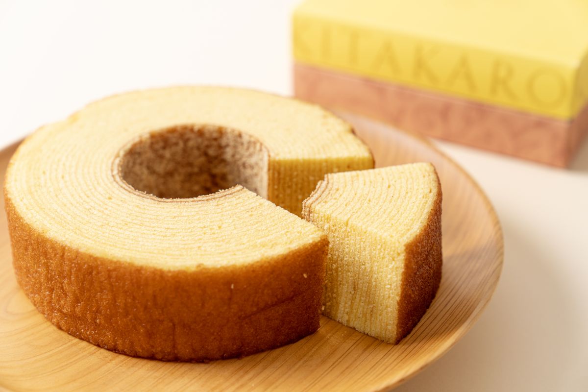 北菓楼「バウムクーヘン　妖精の森」1ホール（高さ4㎝） 1458円