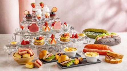 【ヒルトン東京お台場】春を彩る、イチゴスイーツの優雅なひととき。「ストロベリーアフタヌーンティー」が登場