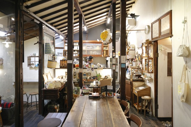 CRYDDERI CAF&Eacute;