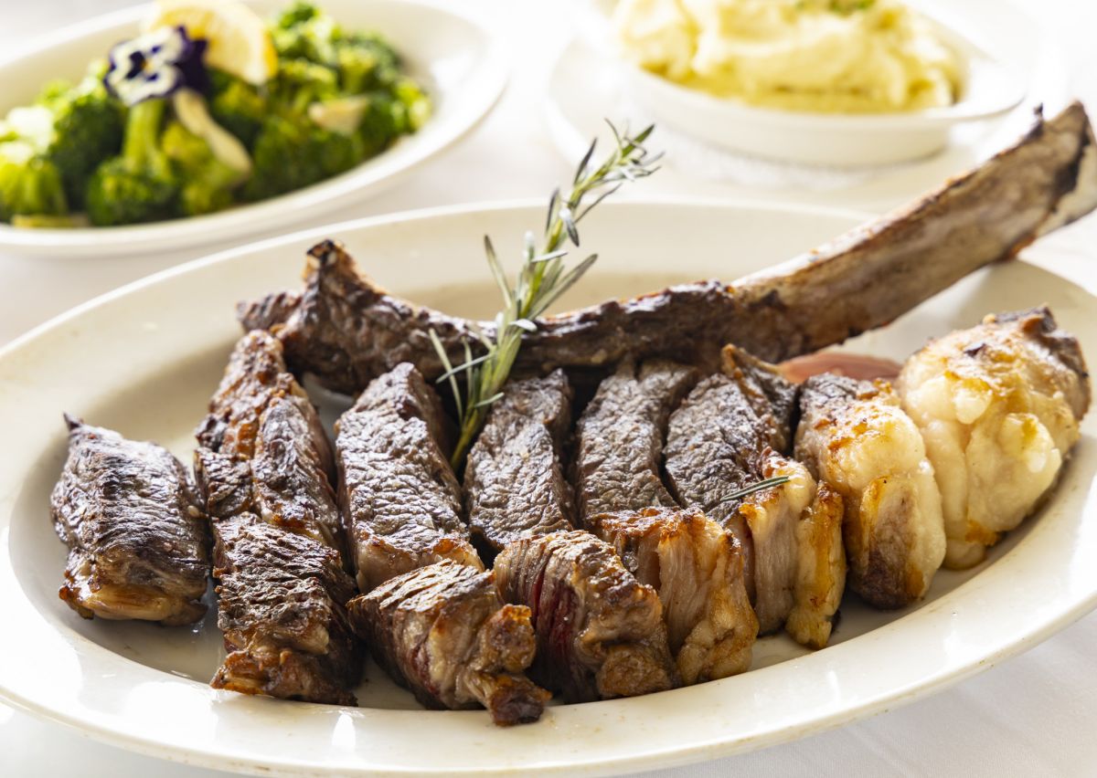 和牛トマホークステーキ・フォー・トゥ／2人分（$275）