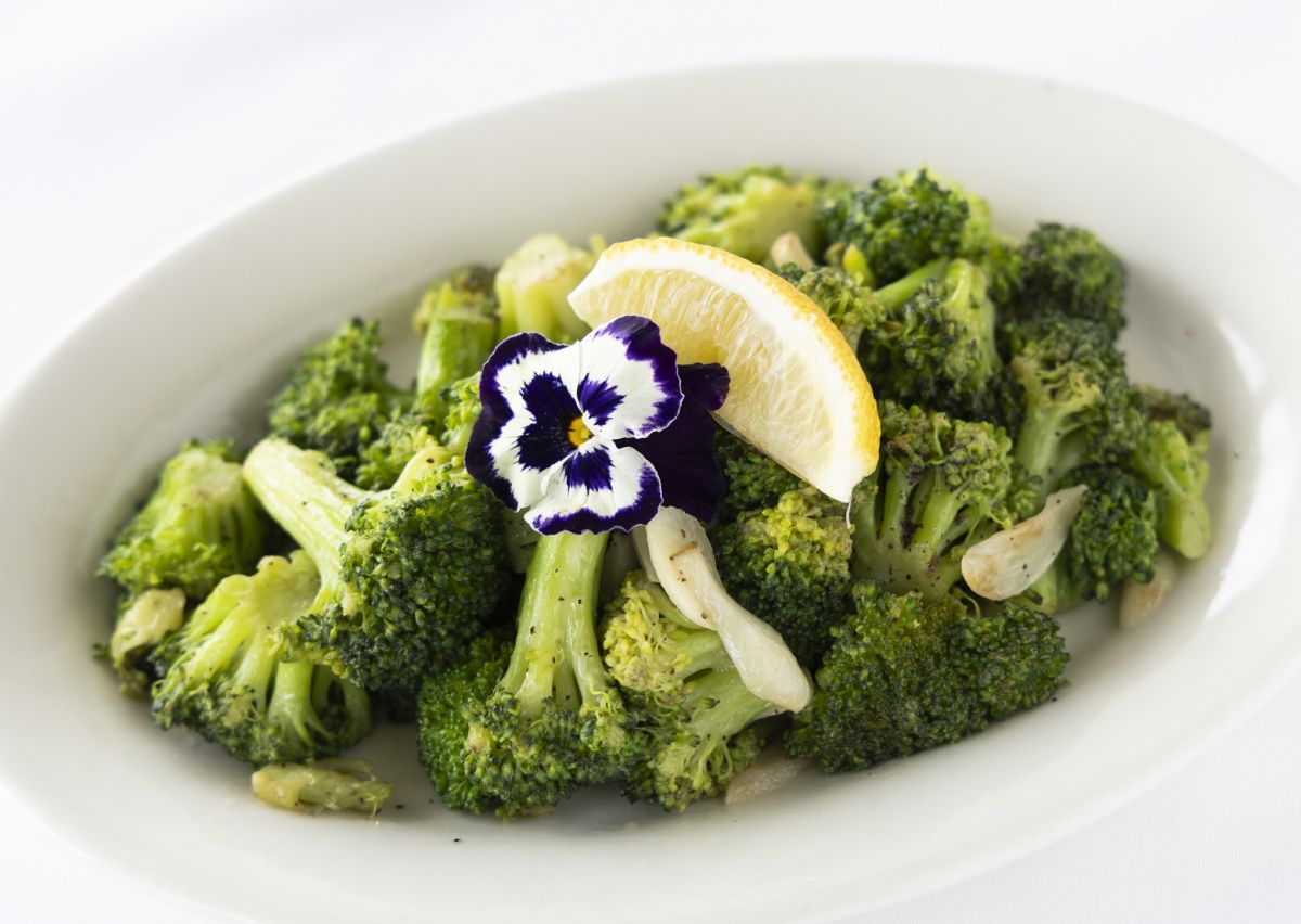 ブロッコリーソテー（$15.95）