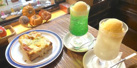 【神保町】老舗喫茶店「さぼうる」でクリームソーダを楽しむノスタルジックなひととき