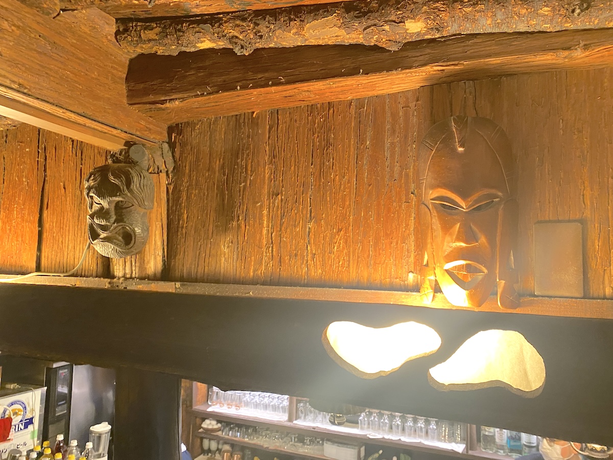 「さぼうる」店内3