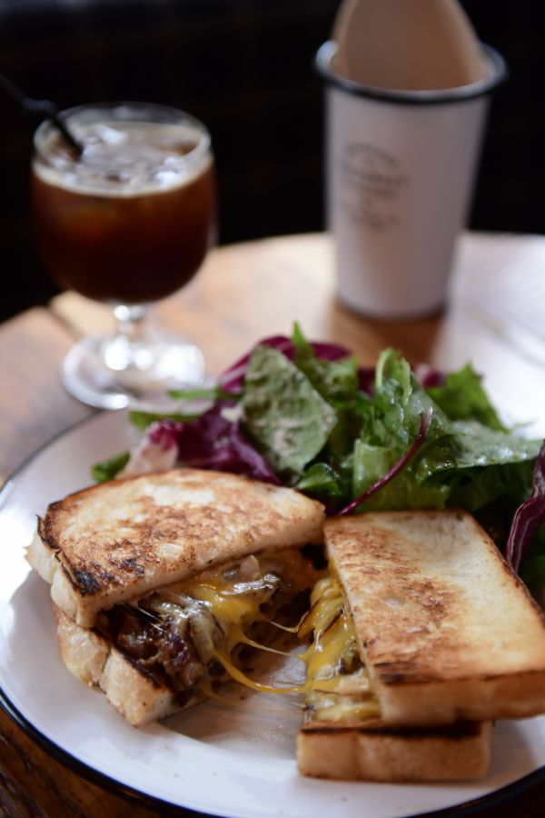 「PHILLIY&rsquo;S CHEESE STEAK」1890円