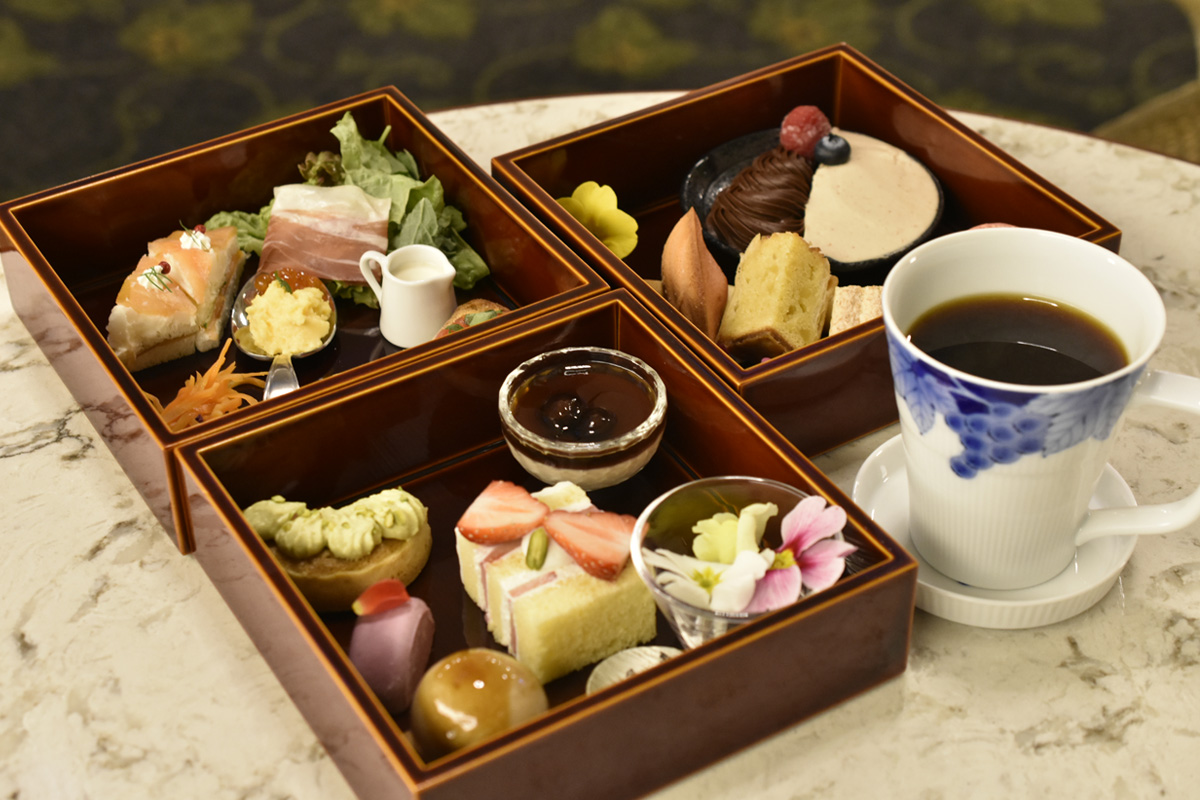 「アフタヌーンティーセット（数量限定）お堀端の玉手箱」