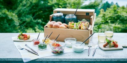 春の富士北麓の森を体感！「星のや富士」の「春のグランピング滞在」