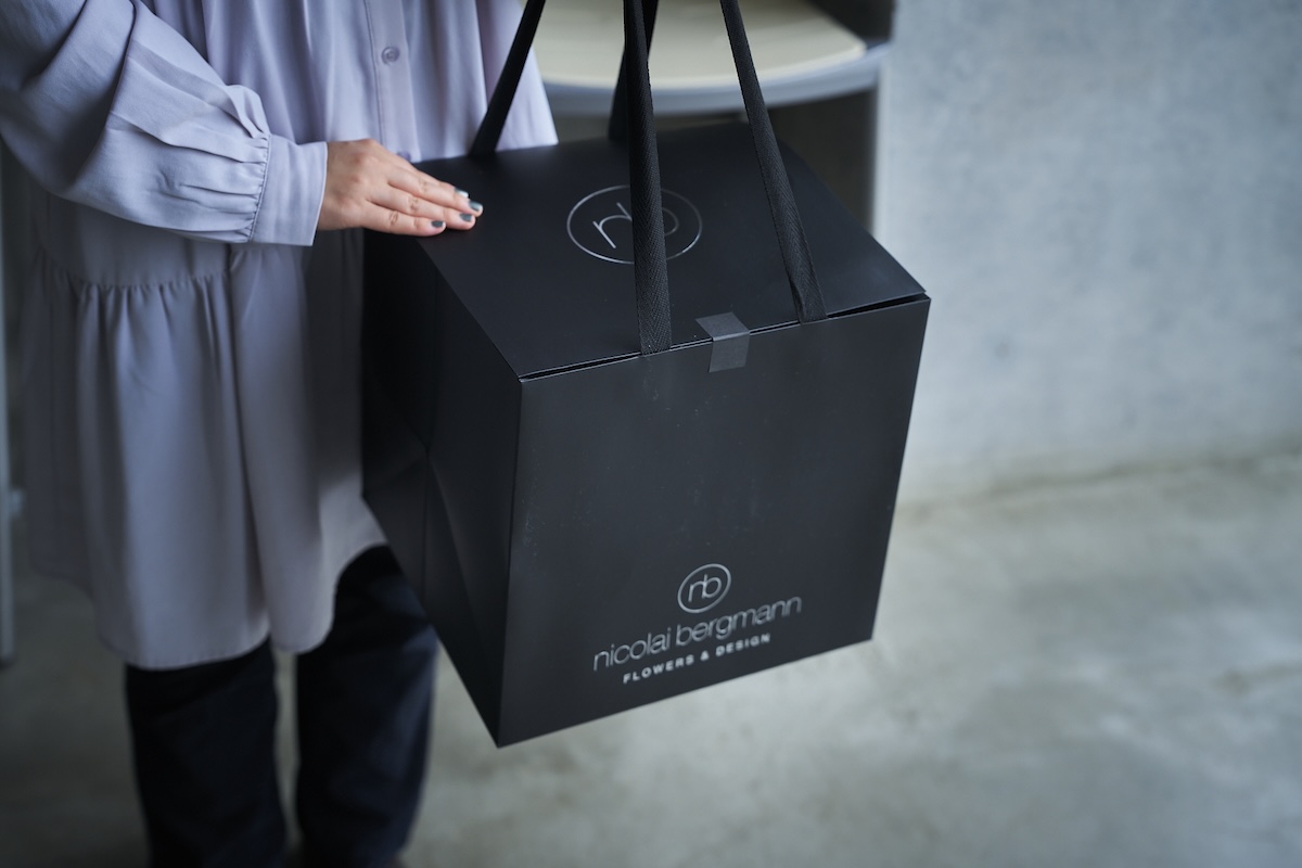 そのまま持ち帰っても、発送してもOK。発送代は●●●円〜（配送先により異なる）（★ご確認②：発送代金を教えてください）