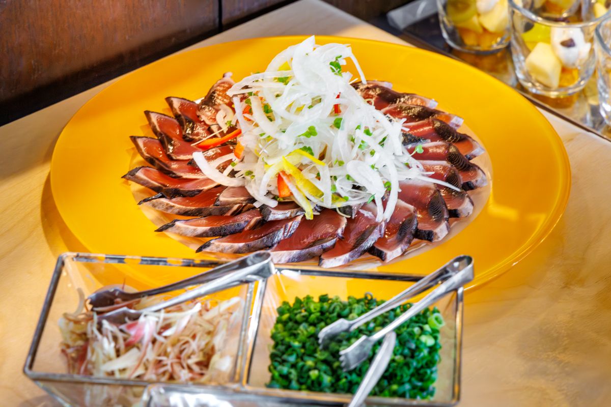 中国・四国フェアで提供されたカツオたたき