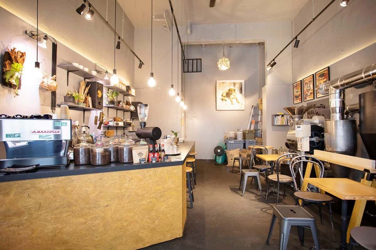 「BAKU Coffee Roasters」店内