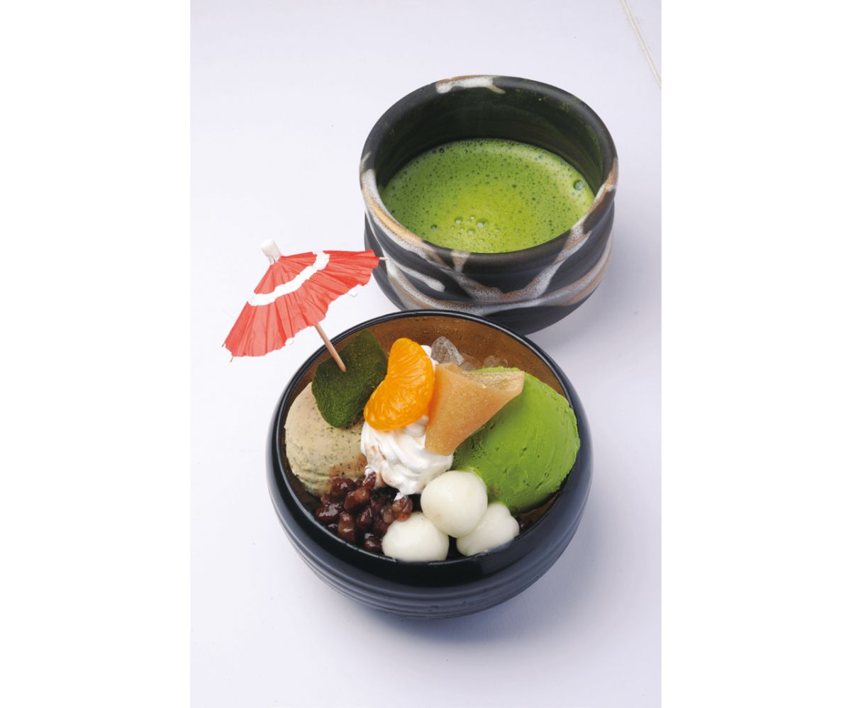「天龍寺パフェ」1850円 （ドリンク付 ※はんなりブレンド、カフェインレスモカドリップコーヒー、ダージリン＜ホット＞、お抹茶＜ホット＞、アイスコーヒー、グリーンティー＜アイス＞、アイスティー、オレンジジュースのいずれか）