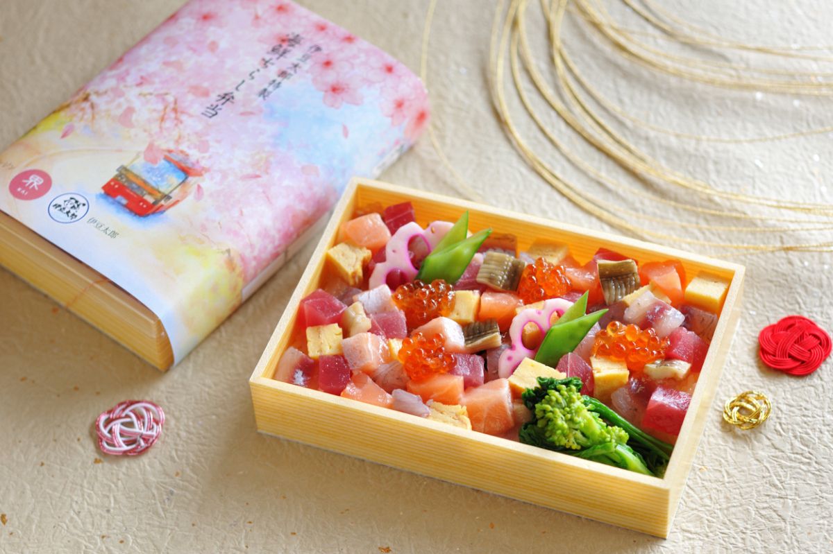 「伊豆太郎」とコラボした「海鮮ちらし弁当」