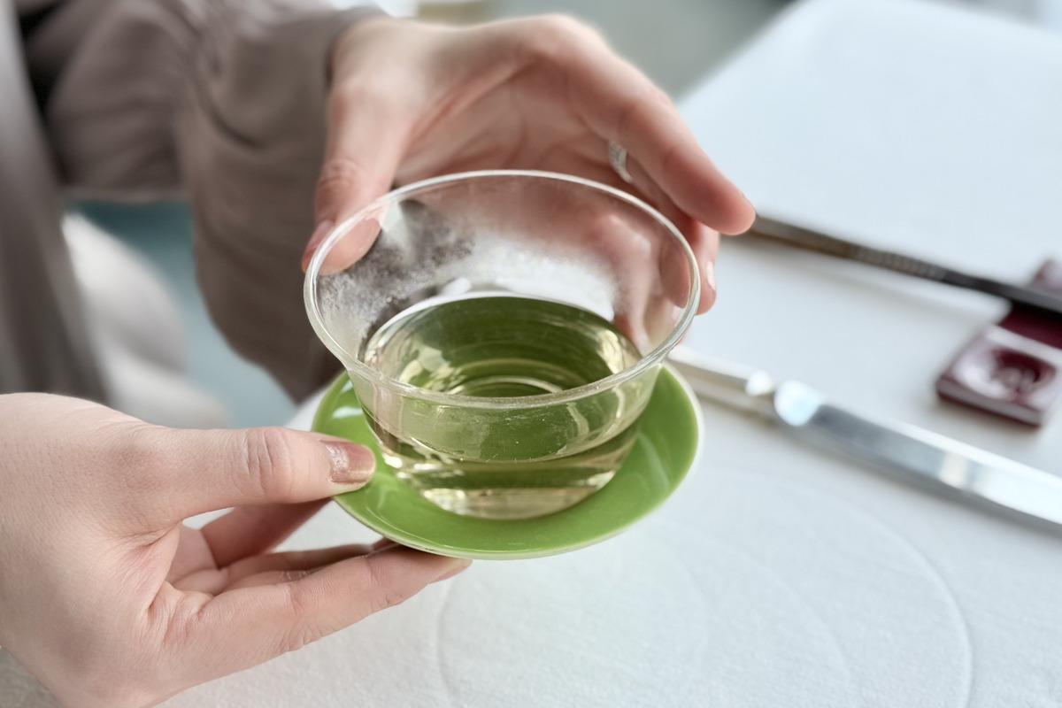 「白茶 白毫銀針（びゃんこうぎんしん）」3080円