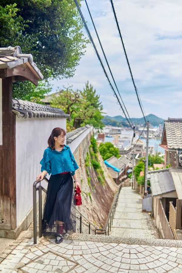 LOGへと続く坂は絶景