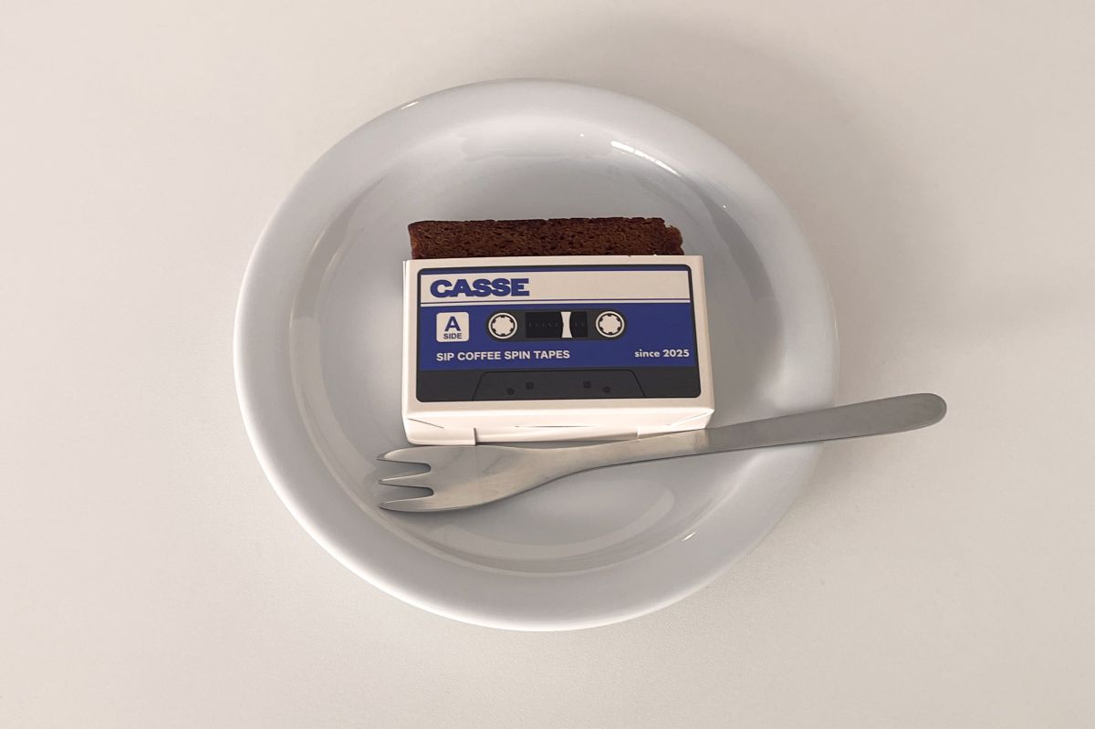 「カセットテープパウンドケーキ（チョコレート）」660円