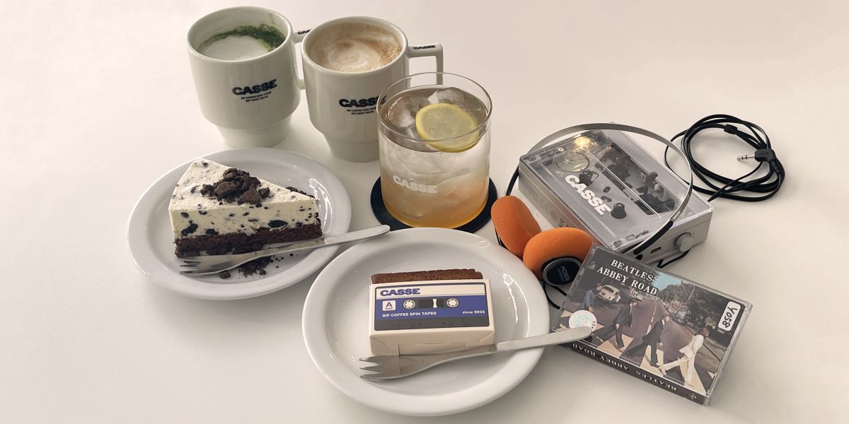 【渋谷】カフェ「CASSE」で、懐かしくも新鮮なカセットテープのアナログ音楽を