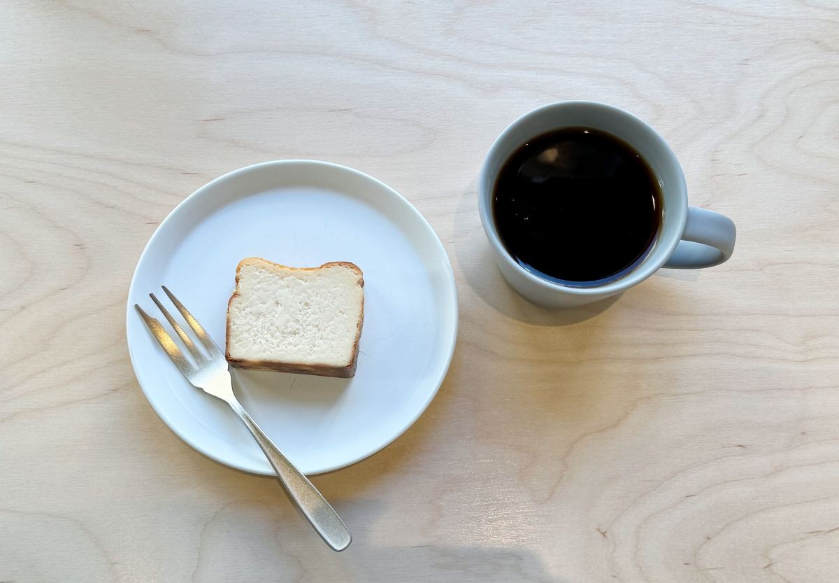 （左から）「チーズケーキ」550円、「エルサルバドル」800円