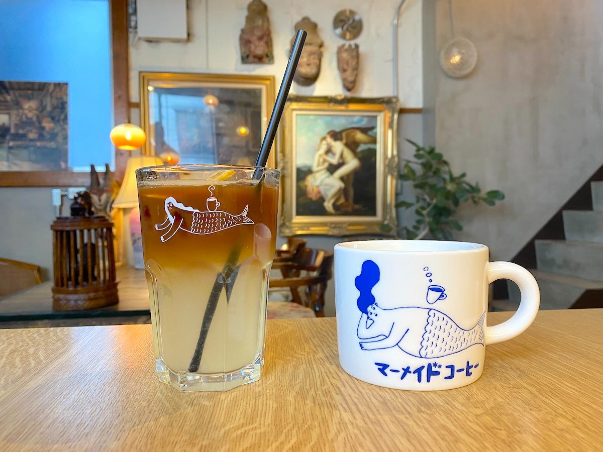 画像左から「コーヒーレモネード」710円のアイス、ホット
