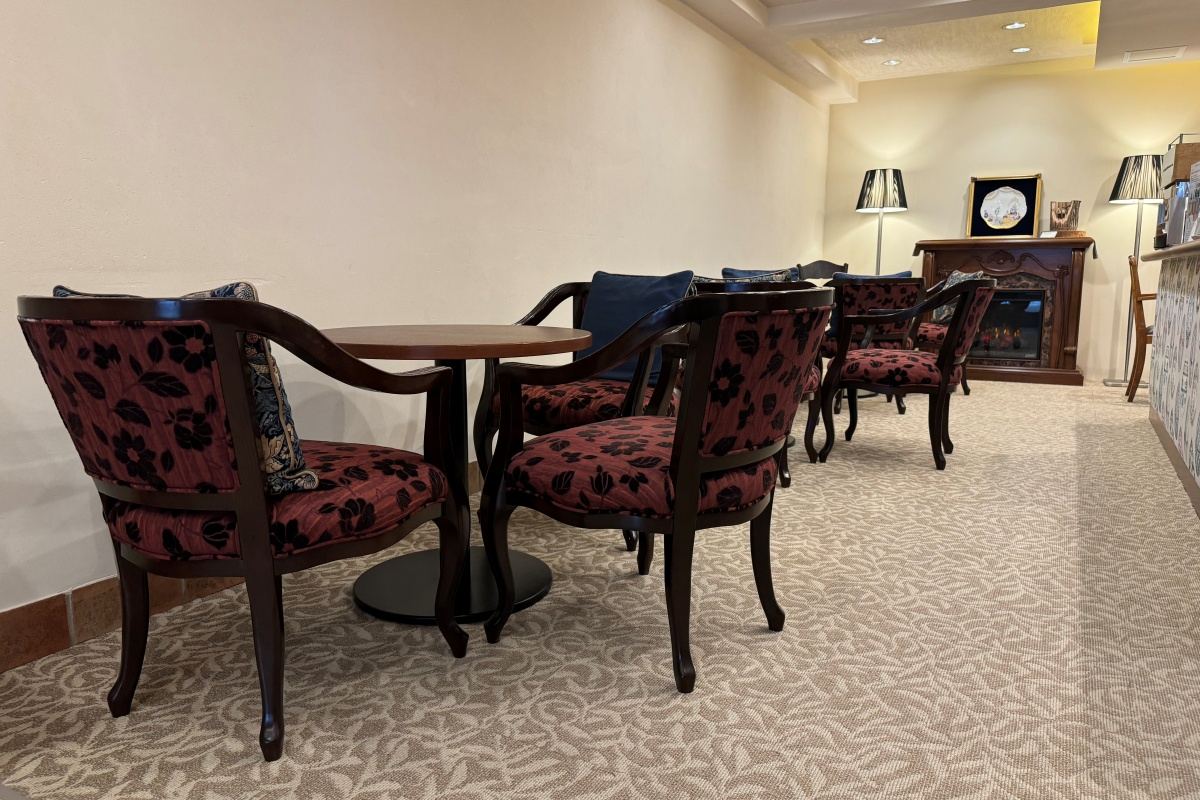 「Sevres Cafe」店内